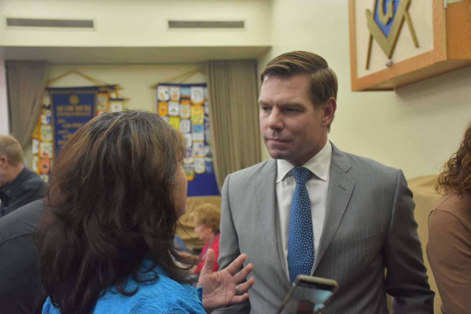 Eric Swalwell Engagedin Conversation Wallpaper