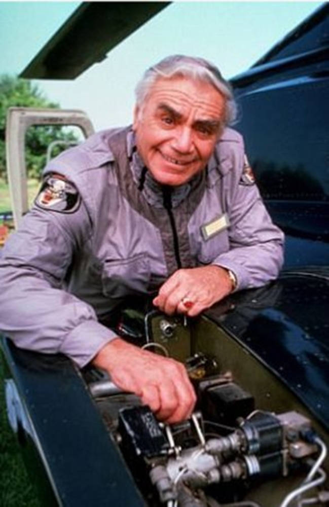 Ernest Borgnine As Dominic Santini In Airwolf Wallpaper