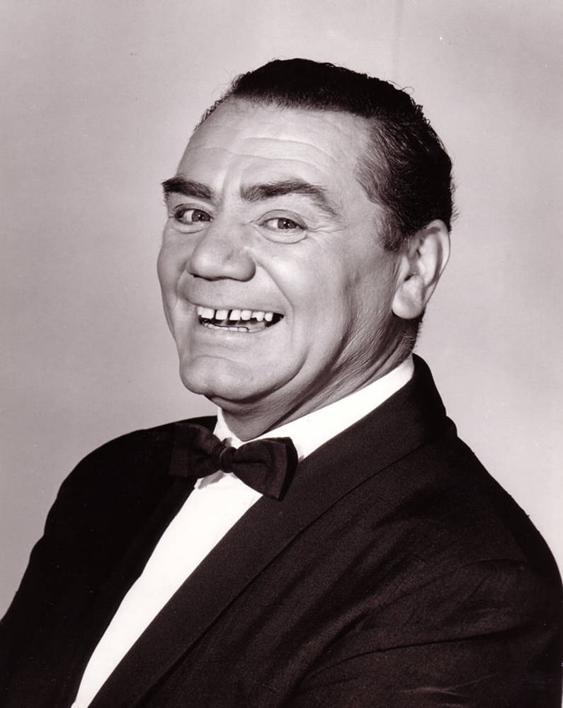 Ernest Borgnine Gap Tooth Smile Tapet: Crommelin gap tand smil tapet Wallpaper