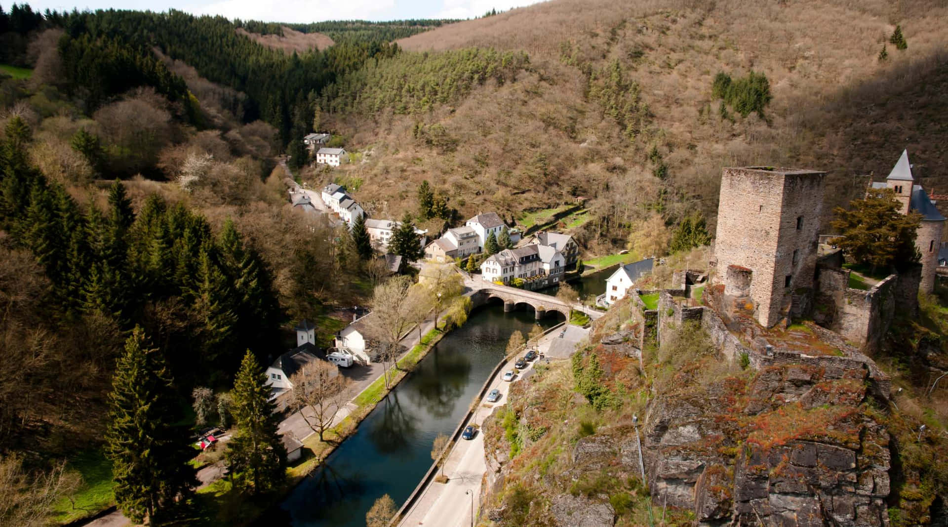 Esch-sur-sûre Luftbilde Luxembourg Bakgrunnsbildet