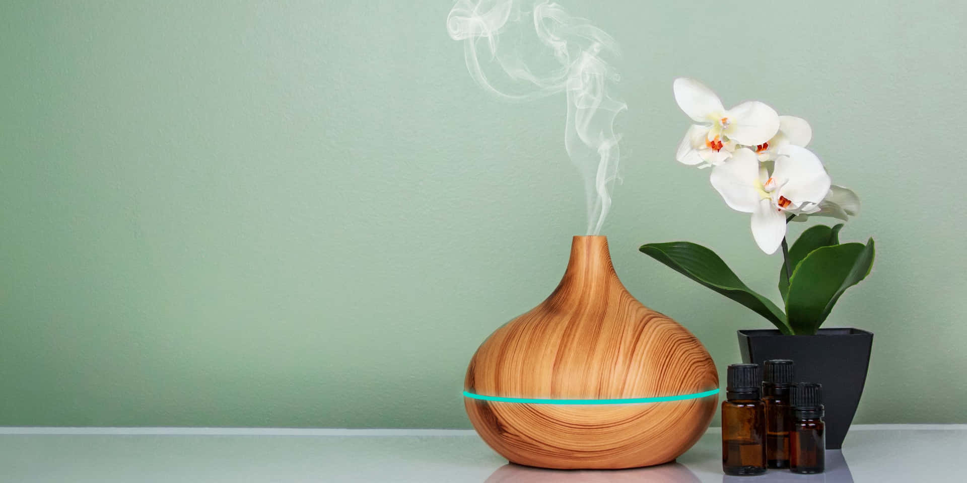 Get ingredients right for a pleasant Essential Oil aromatherapy Wallpaper