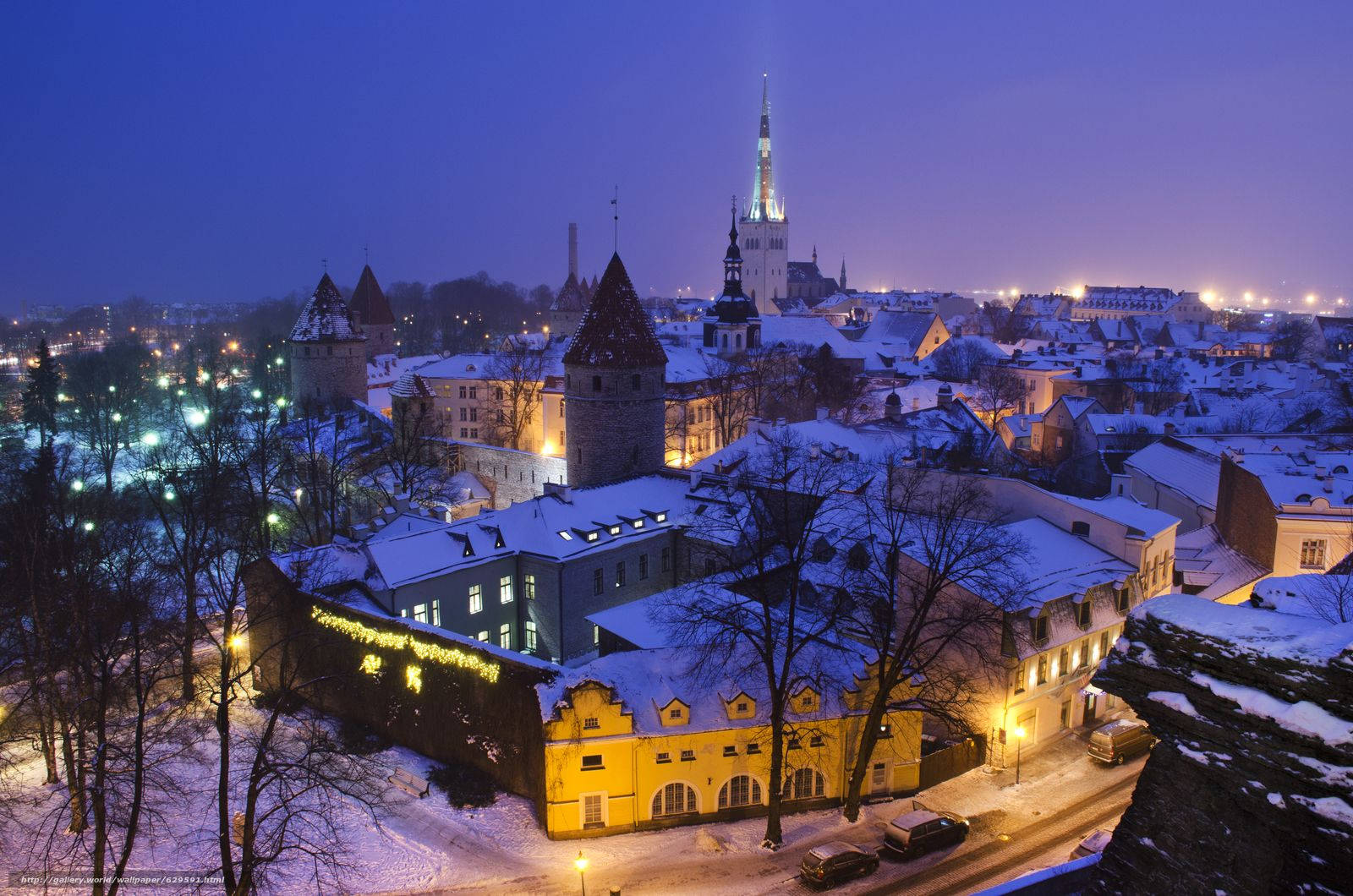 Città Dell'estonia Coperta Di Neve Sfondo