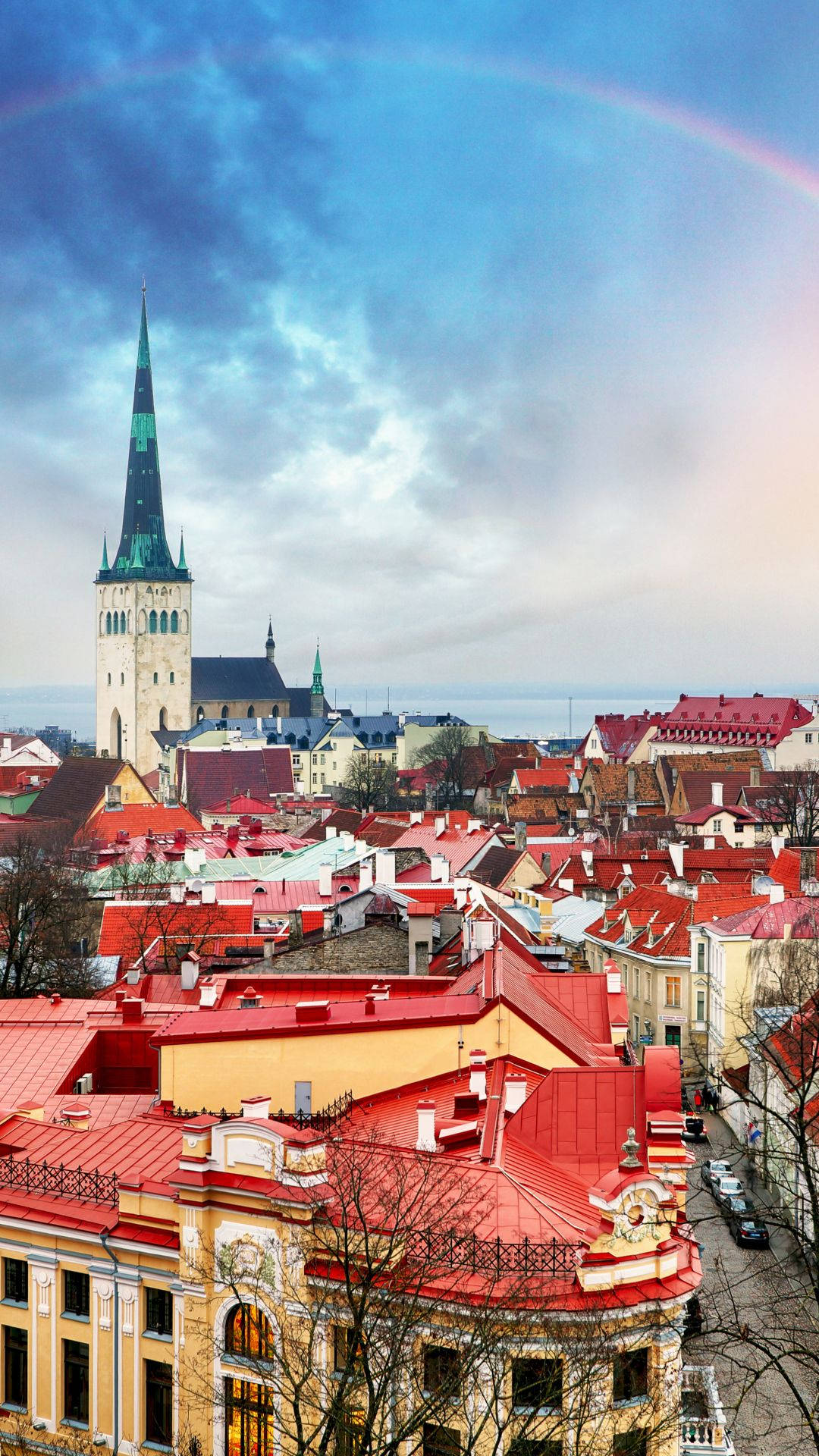Estônia E Cidade Vibrante Papel de Parede