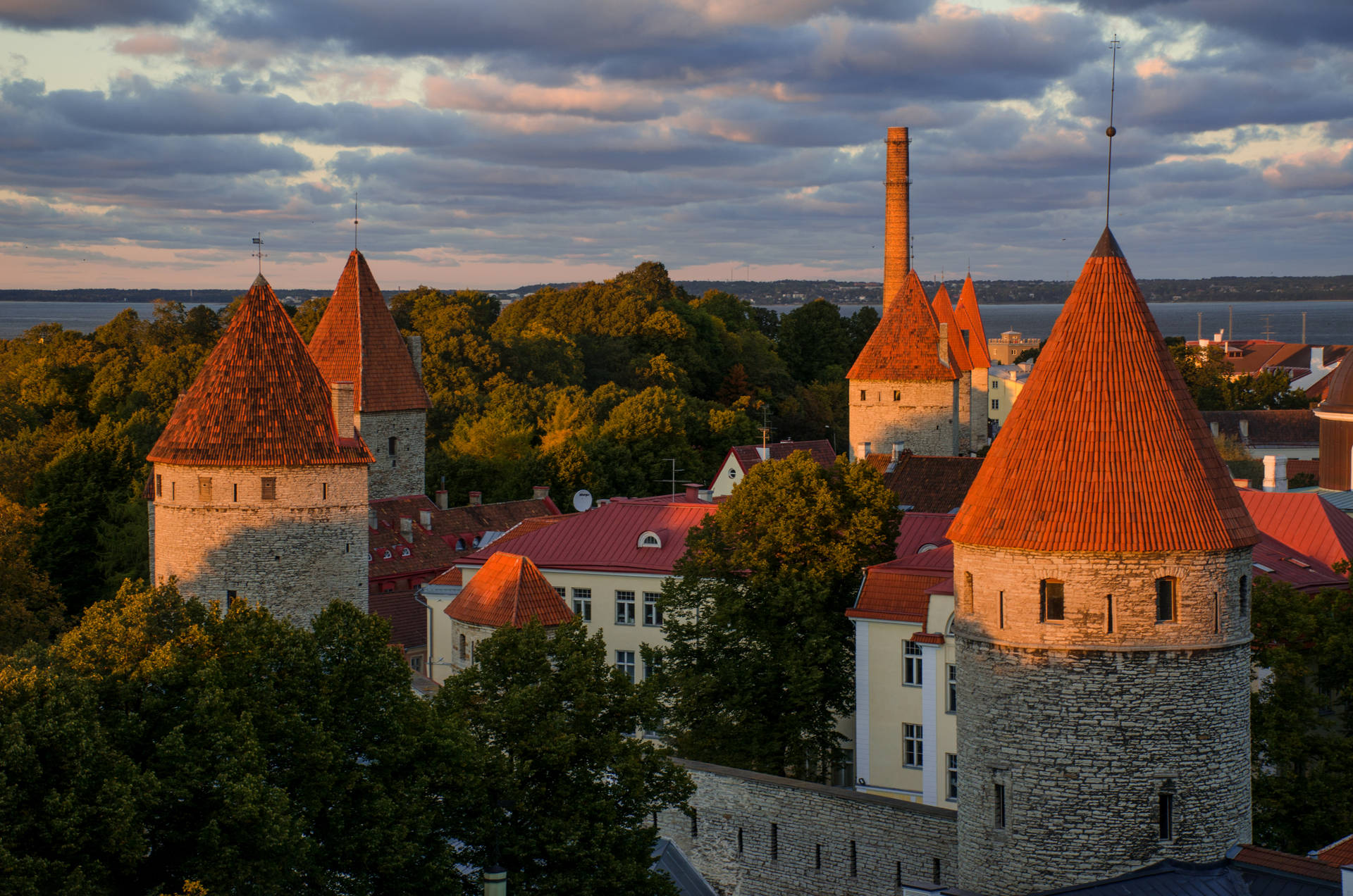 Estonia Sotto La Luce Del Tramonto Sfondo