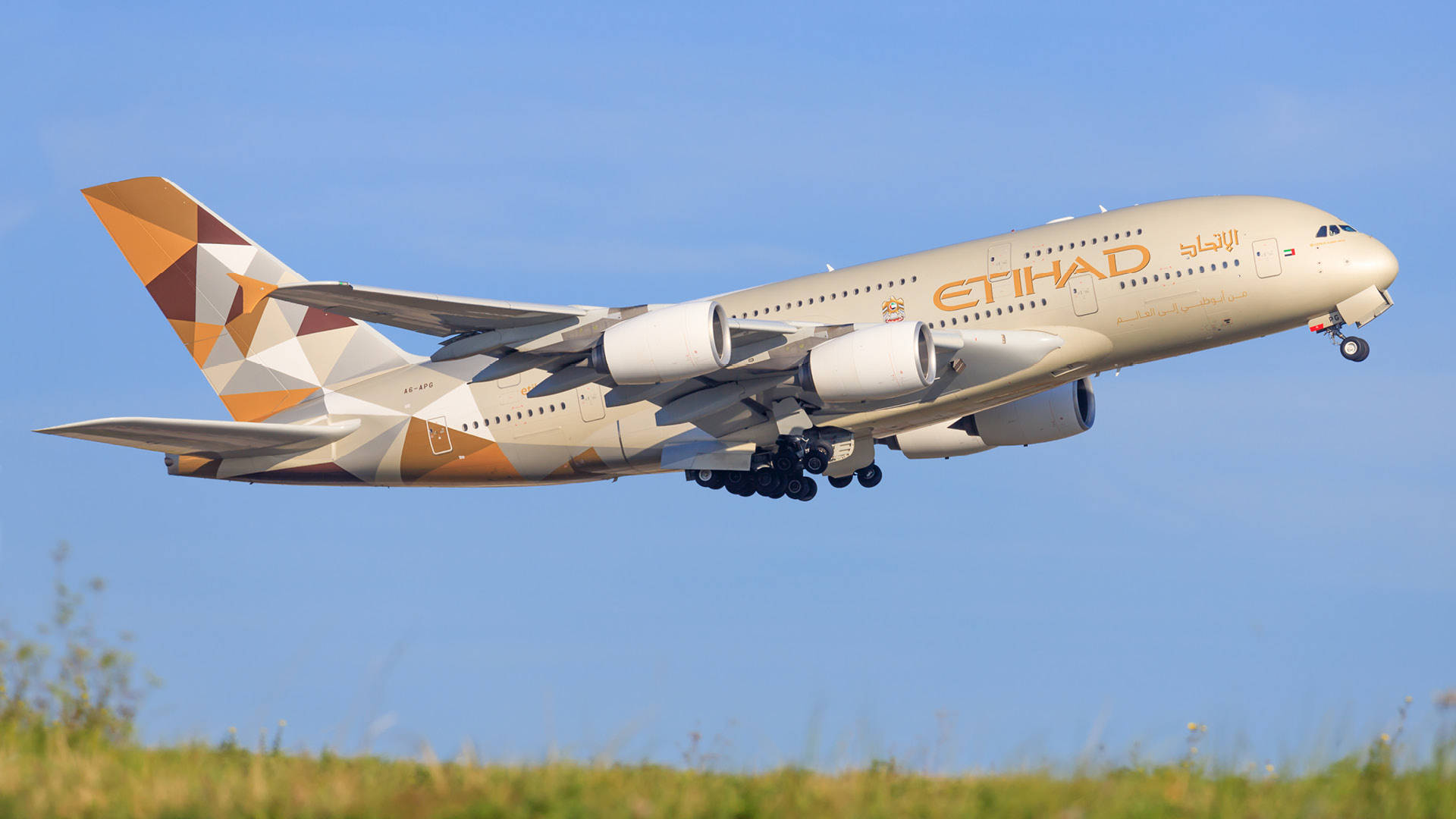 Aviónde Etihad Airways Despegando. Fondo de pantalla