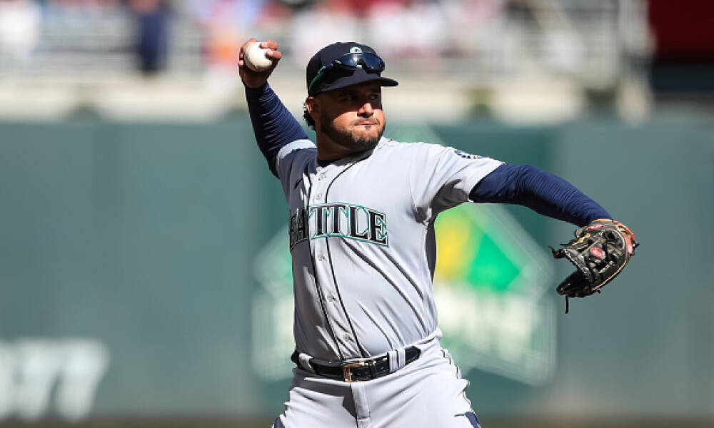 Eugeniosuárez Lanzando En Béisbol Fondo de pantalla