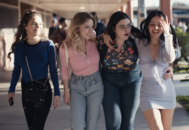 Euphoria Series Teenage Girls Walking Wallpaper