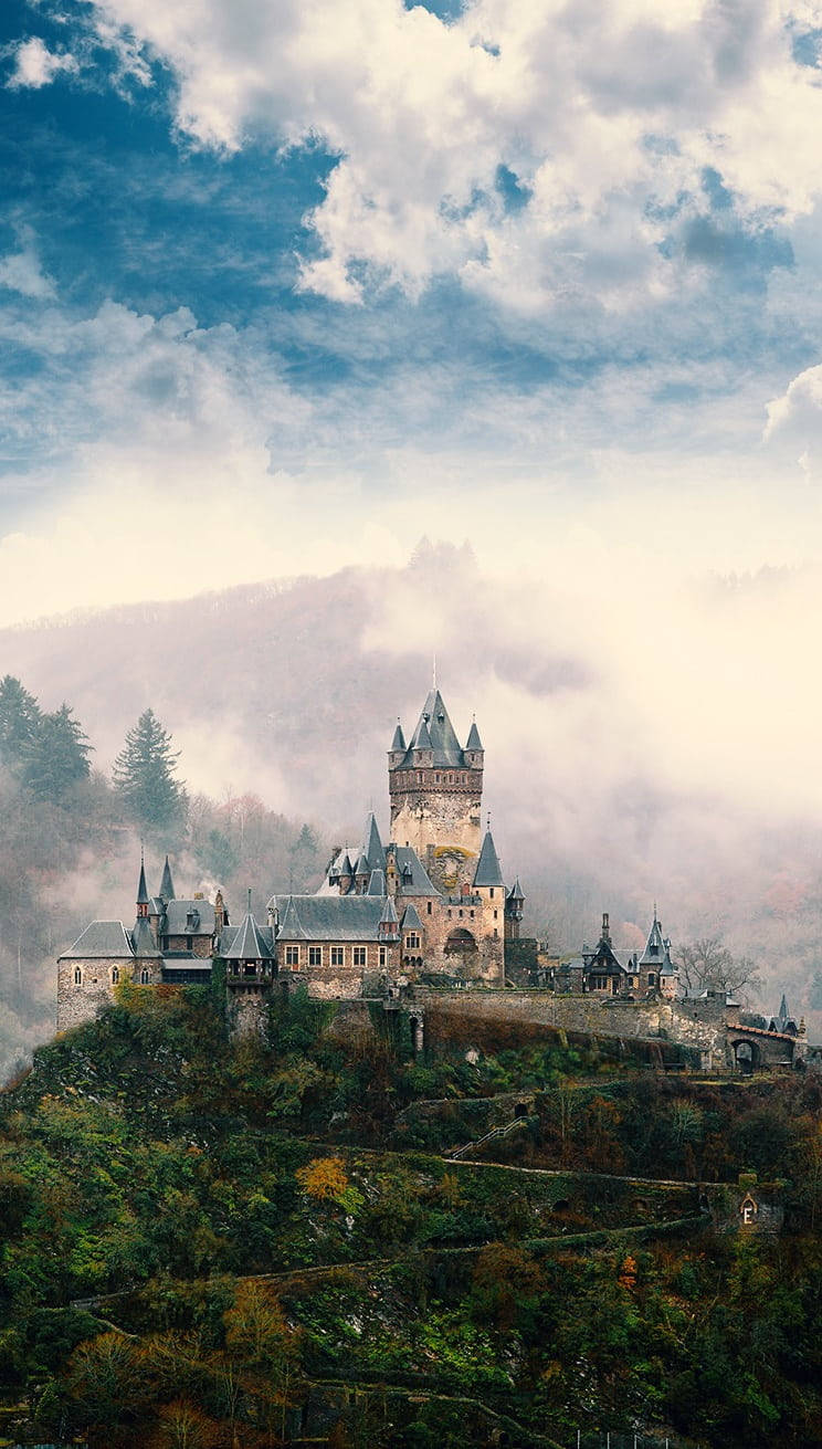 European Castle Scenery Til Iphone-skærme Wallpaper
