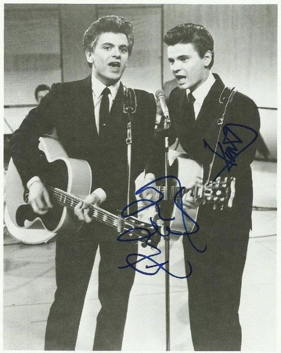 Everly Brothers Autograph Still From 1960 Performance Wallpaper