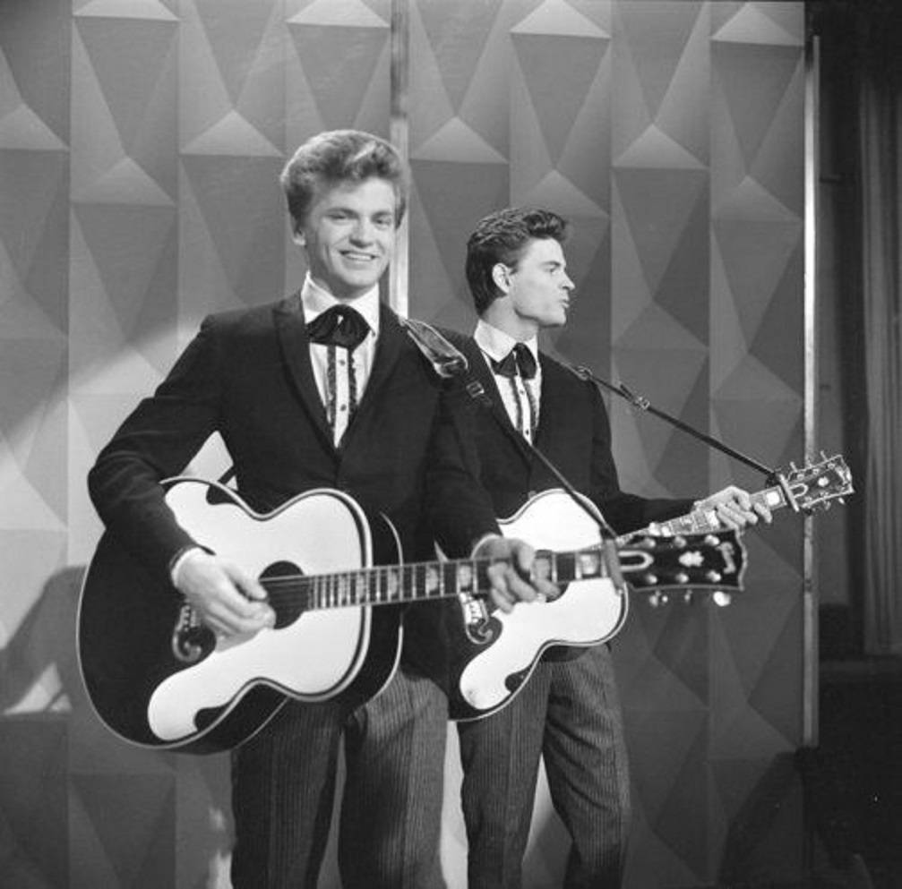 Everly Brothers Performing On Toast Of The Town Wallpaper