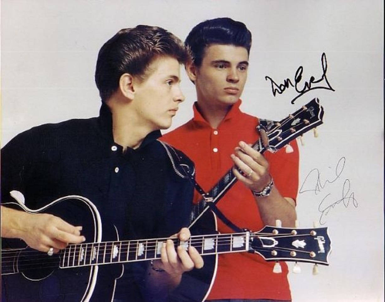 Everly Brothers Posing For Pictorial Press Art Print Wallpaper