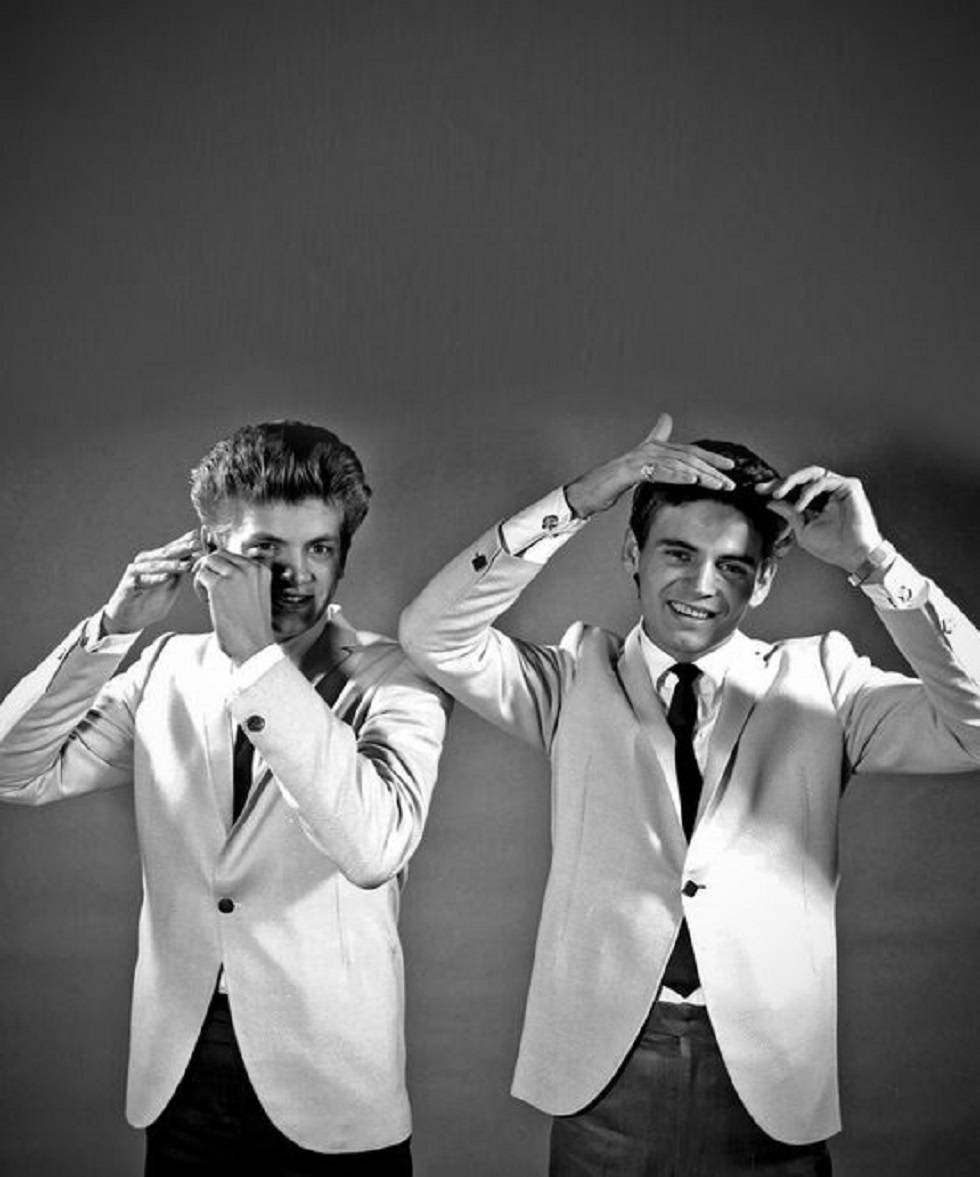 Everlybrothers Frestelse 1961 Fotosession Wallpaper