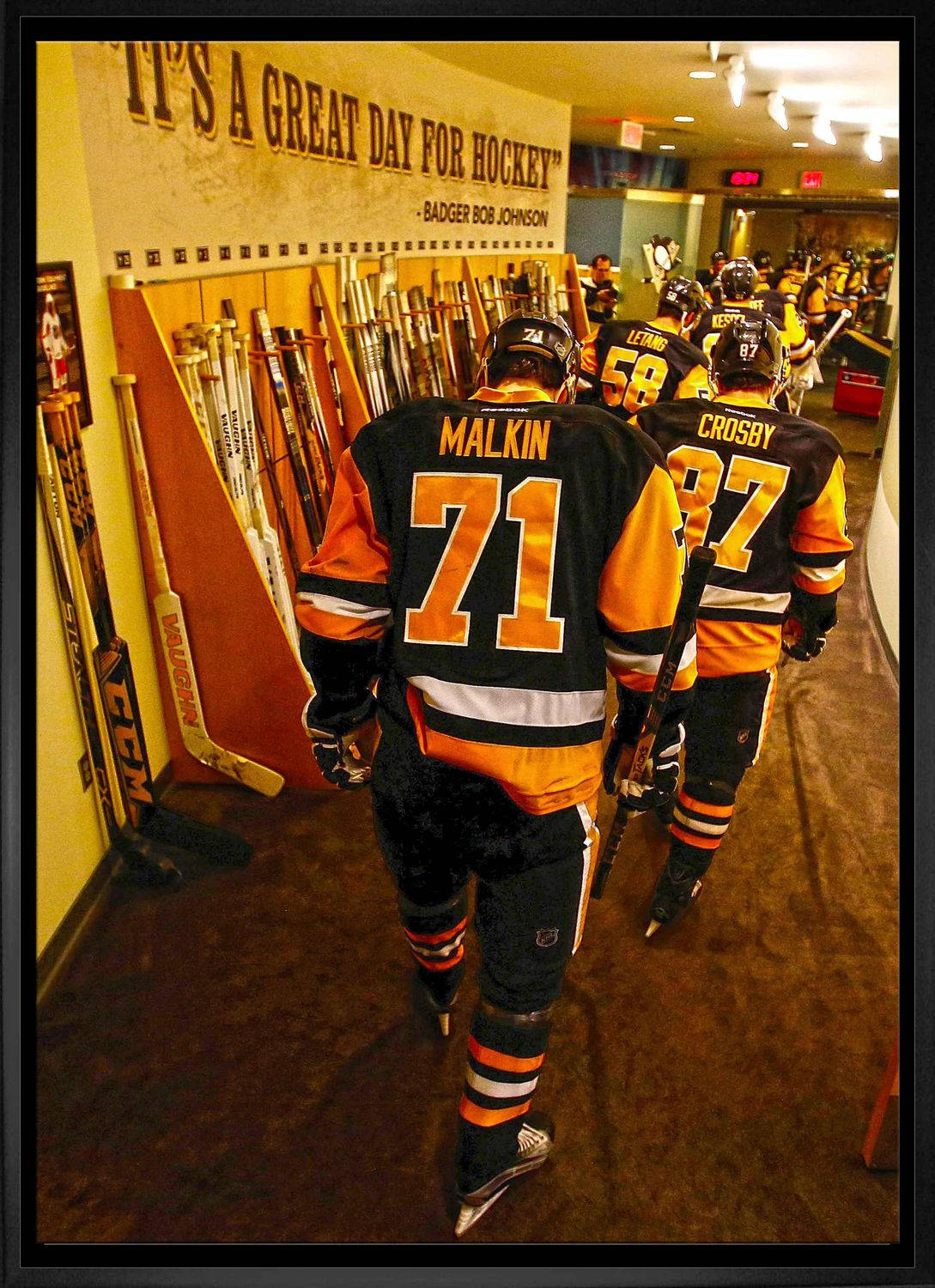 Evgenimalkin Från Pittsburgh Penguins På Bakgrunden. Wallpaper