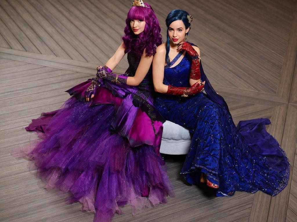 Evie And Mal Gowns Descendants Wallpaper