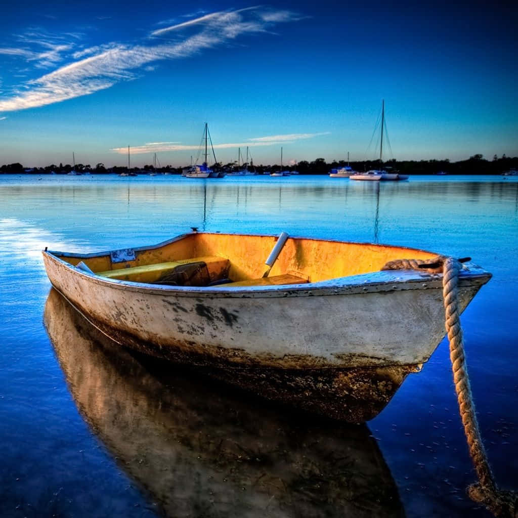 Exceptional Boat On A Beautiful Lake Wallpaper