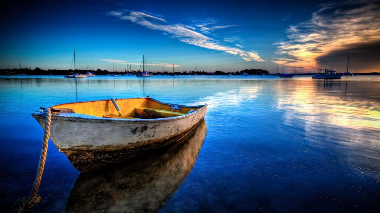 Exceptional Boat On A Lake Wallpaper
