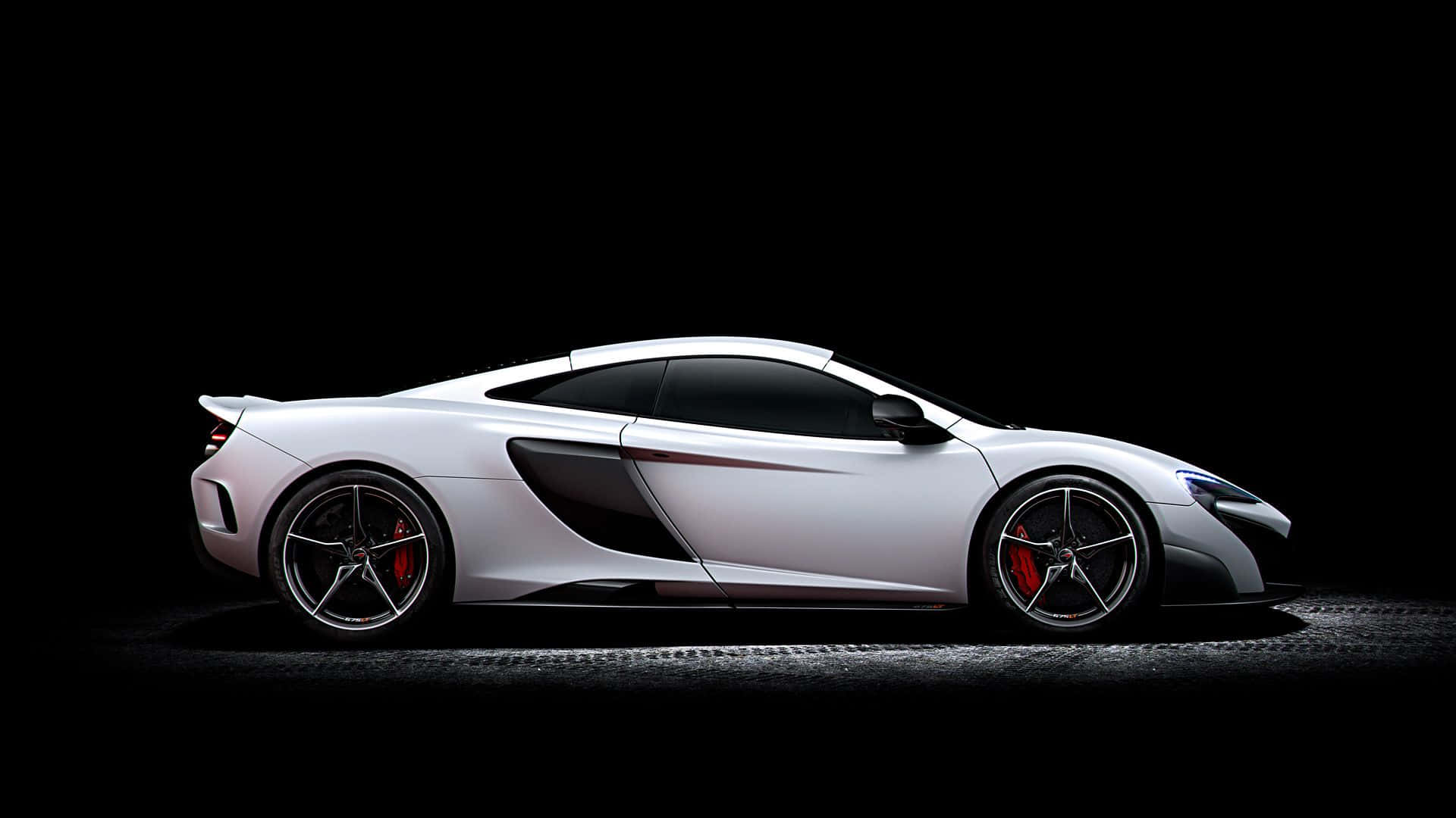 Exceptional Performance Redefined - The Mclaren 675lt Wallpaper