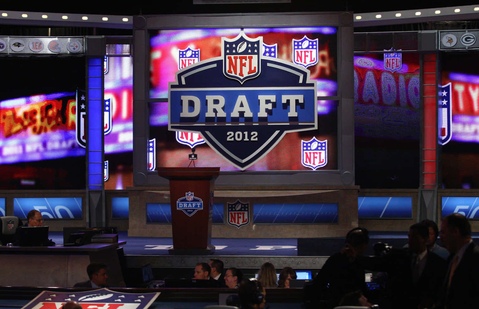 Exciting Moments From Nfl Draft Day Wallpaper