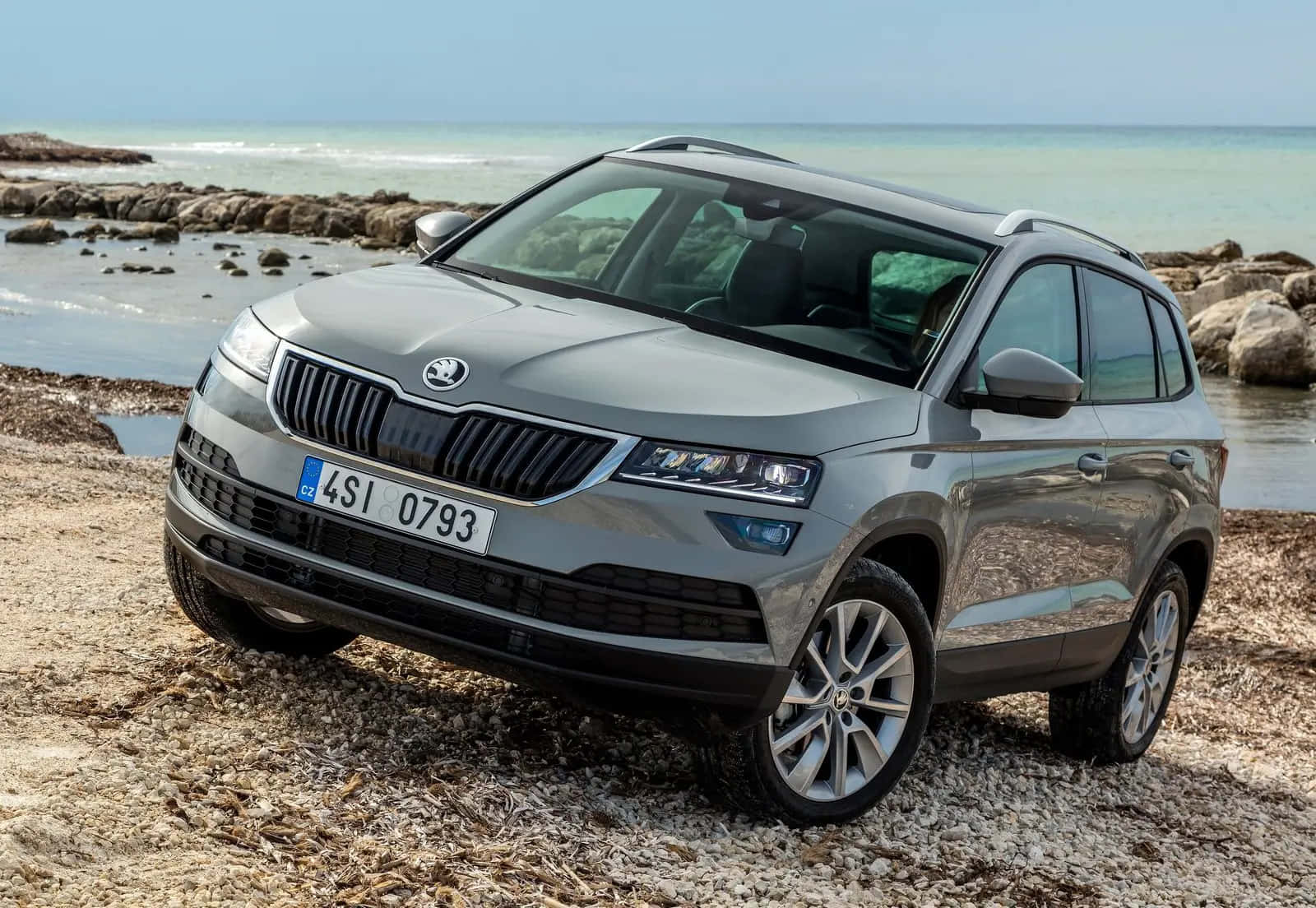 Voyage Paysager Élargi Avec Skoda Karoq Fond d'écran