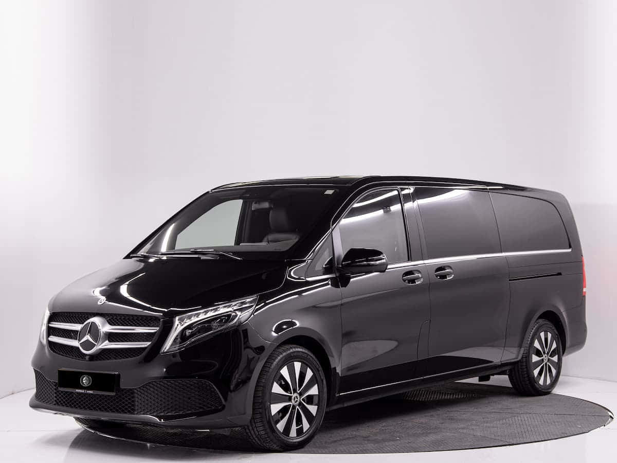Experience Luxury In Motion - Mercedes Benz V-class Wallpaper