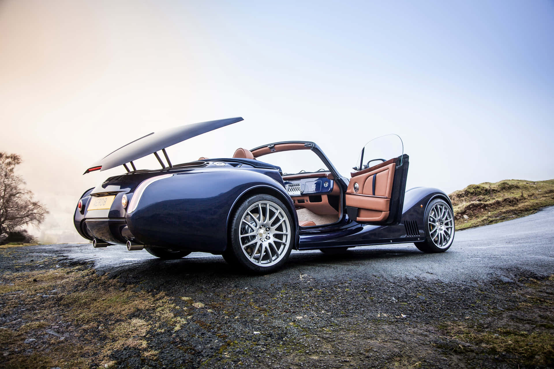 Exquisite Morgan Aero 8 In Full Throttle Wallpaper