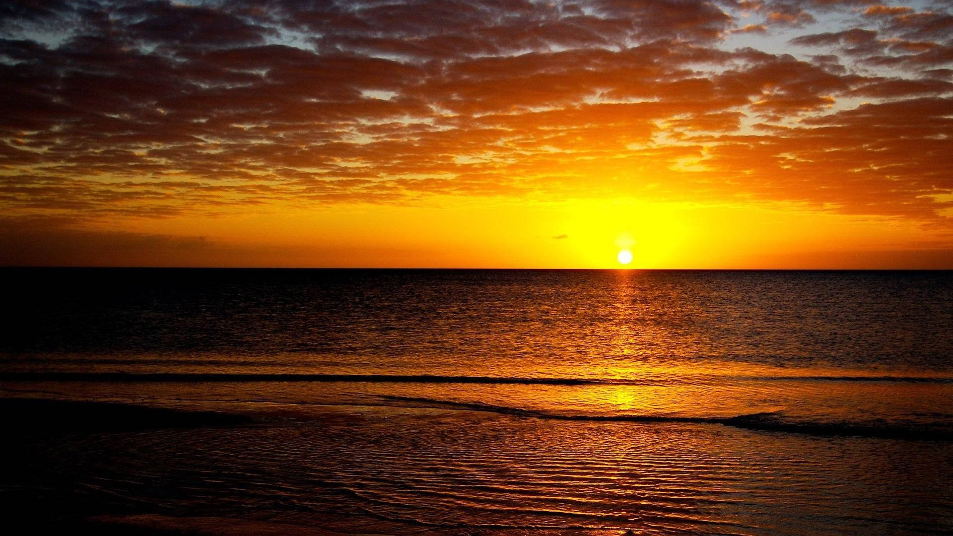 Exquisite Sea Sunset Desktop Wallpaper