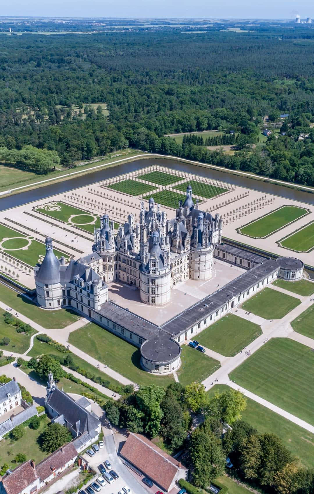 Extravagant Chateau De Chambord Aerial Angle Shot Wallpaper