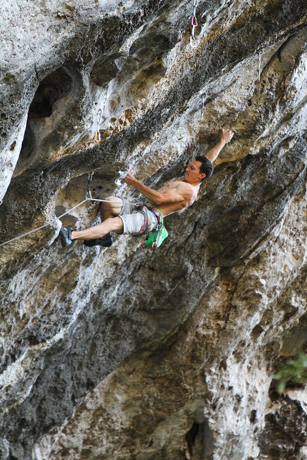 Extreme Backpacker Sport Climbing Wallpaper
