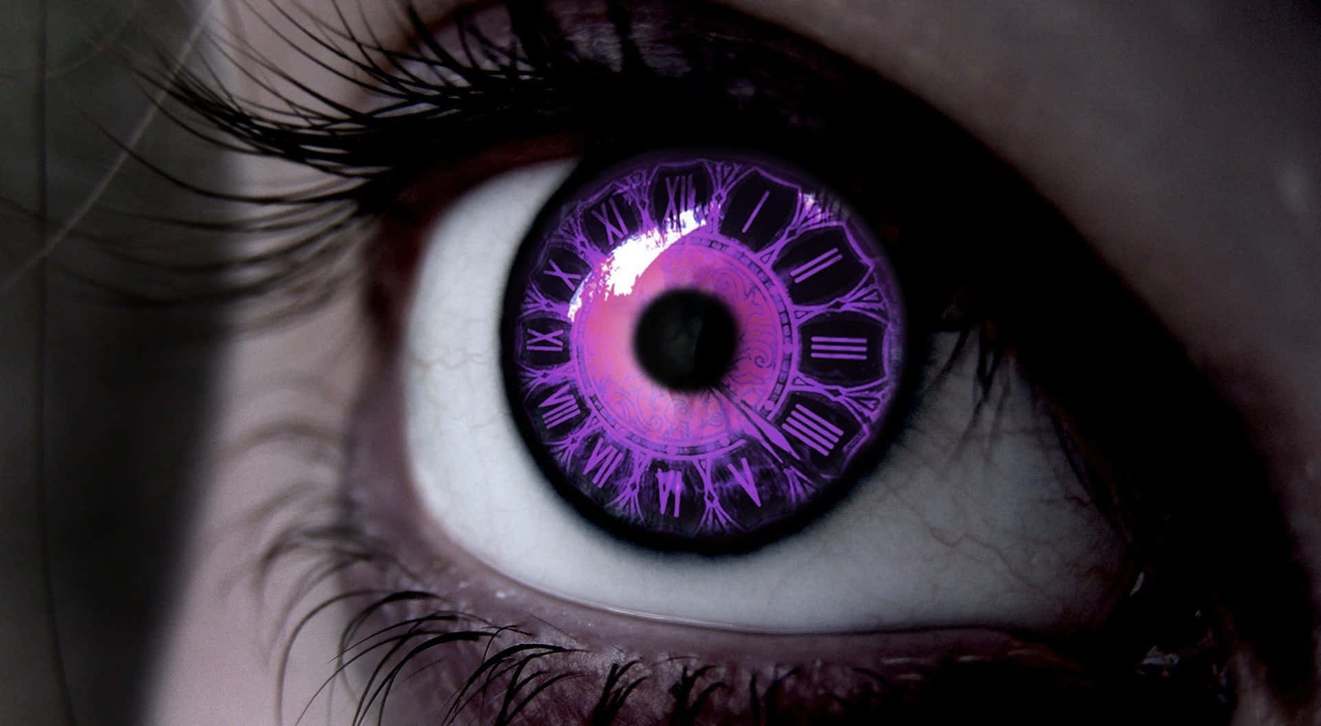 Closeup Do Olho, Números De Relógio Roxos. Papel de Parede