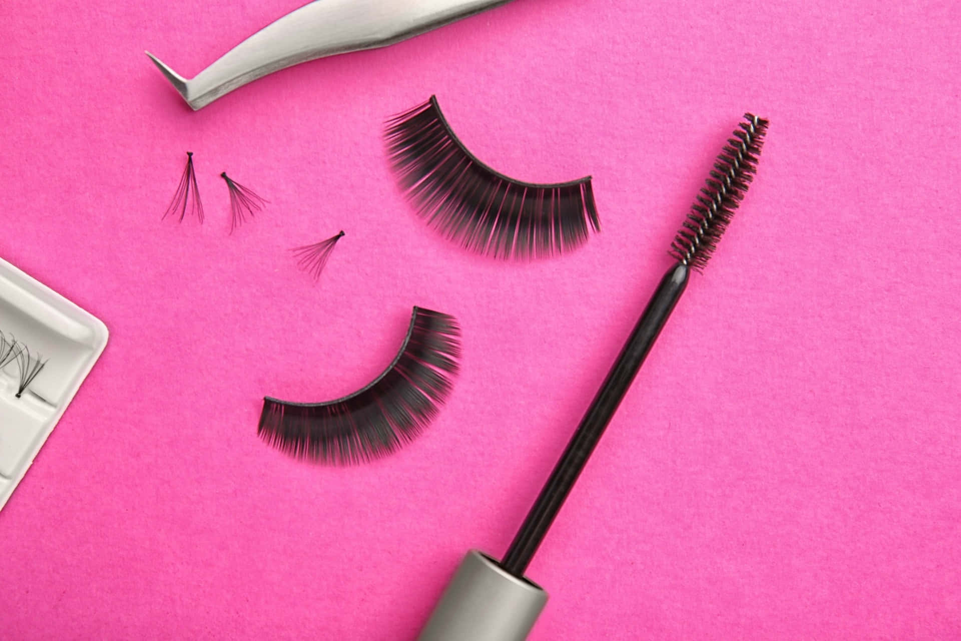 Get the boldest look: Lash out!