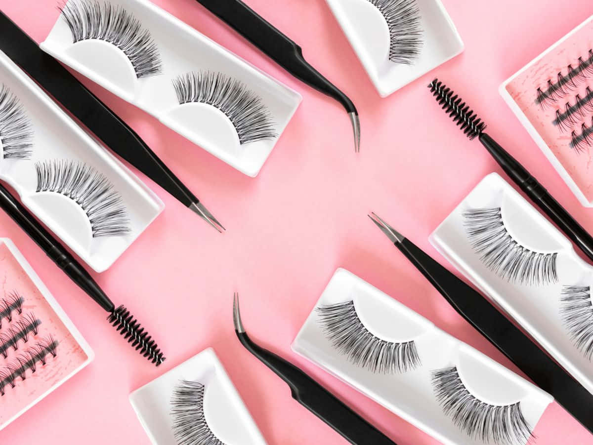 Start your day with full volume lashes!