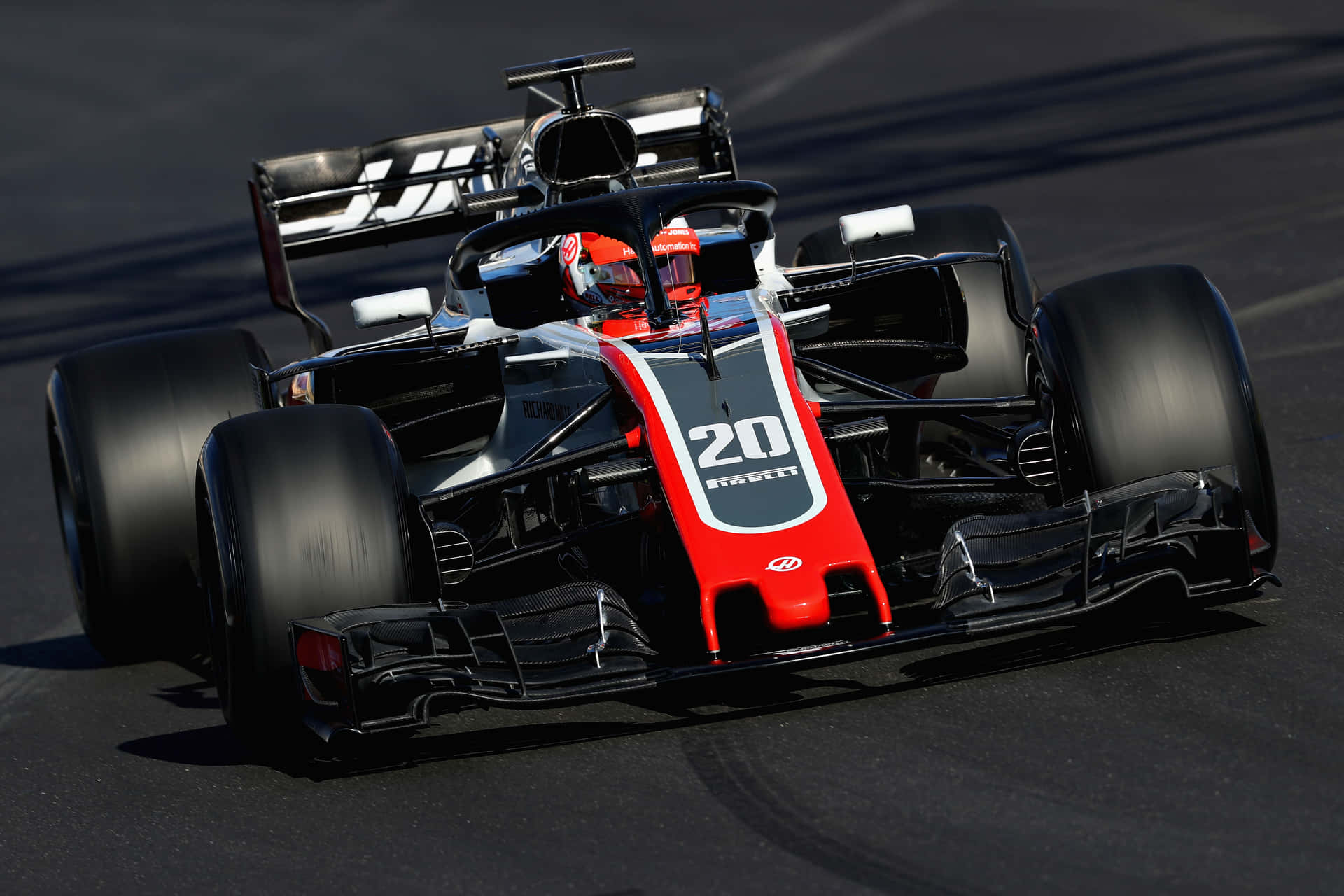 Kevin Magnussen Race Car F1 2018 Background