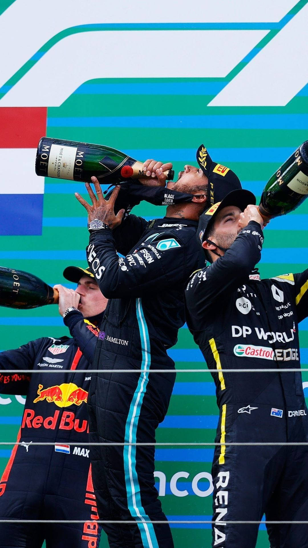 F1 Drivers Champagne Celebration Iphone Wallpaper