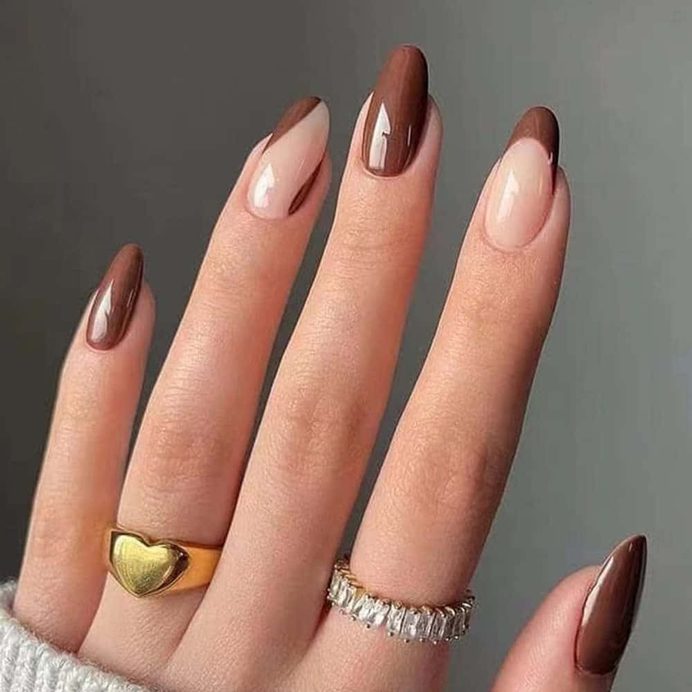 Pretty, fashionable and unique fake nails!