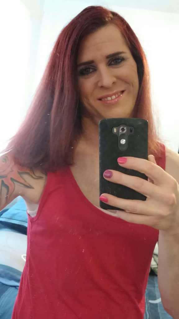 Fake Woman Selfie Wallpaper