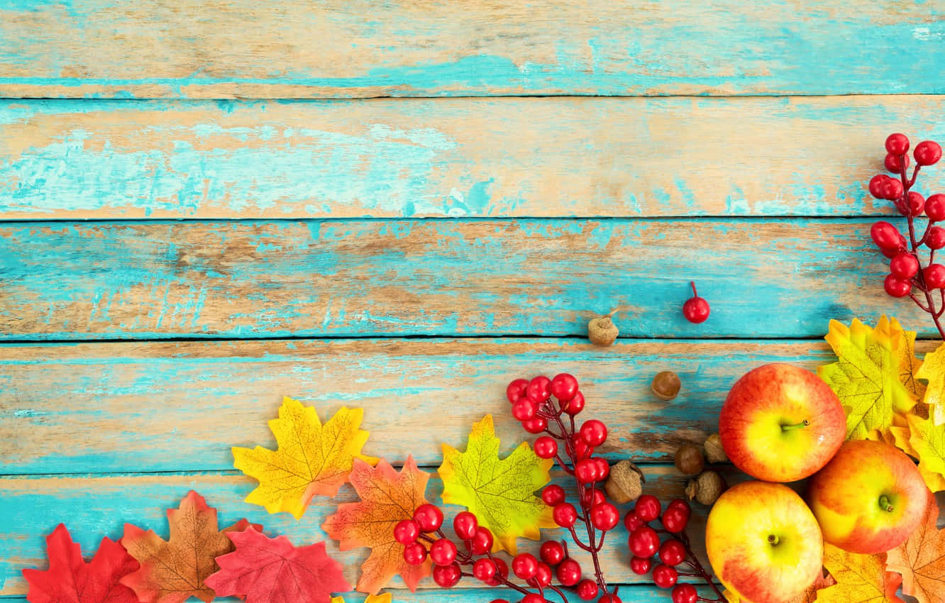 Fall Harvest: Fresh and Juicy Apples in the Orchard Wallpaper