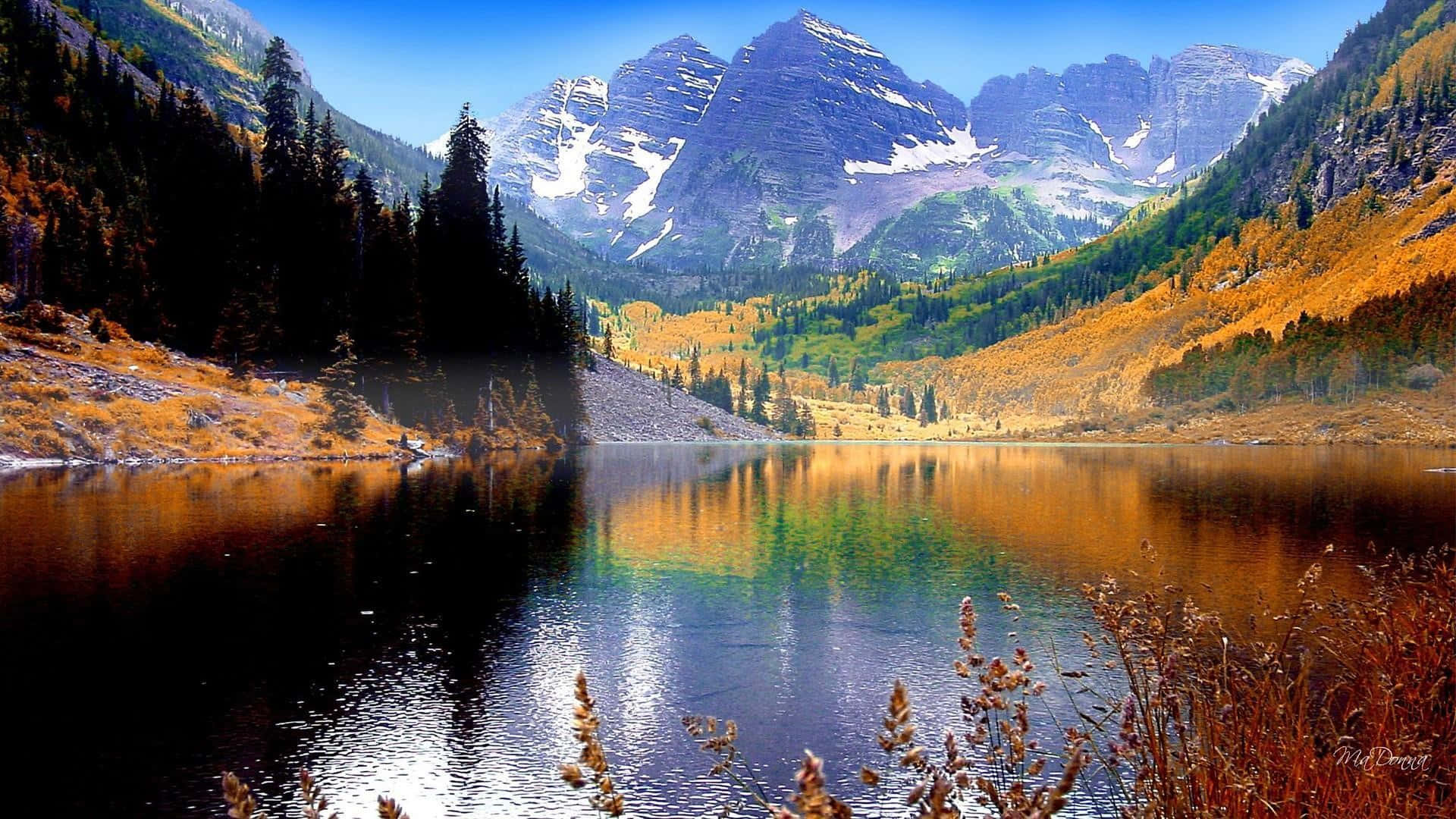 Serene Fall Lake Scene Wallpaper