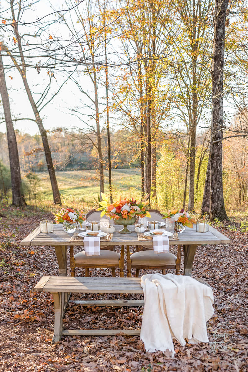 Outdoor Table For Fall Thanksgiving Wallpaper