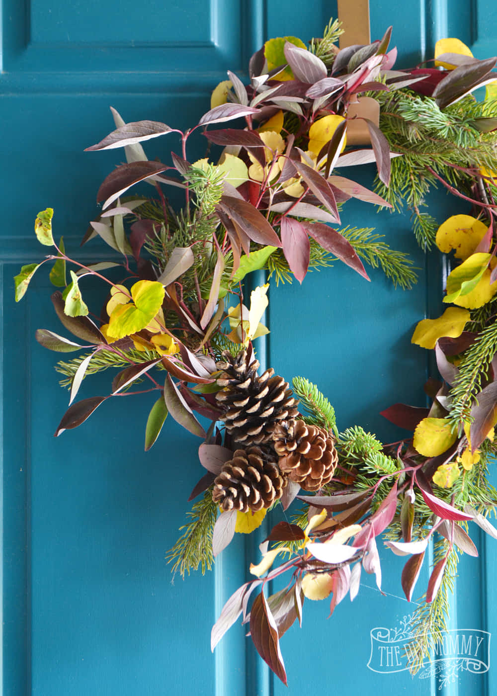 A vibrant Fall Wreath brings warmth and beauty to any home décor. Wallpaper