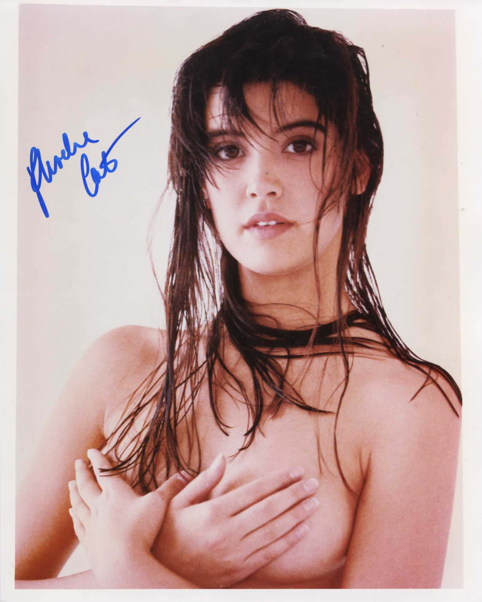 Famed Hollywood Actress Phoebe Cates With A Mesmerizing Gaze Wallpaper