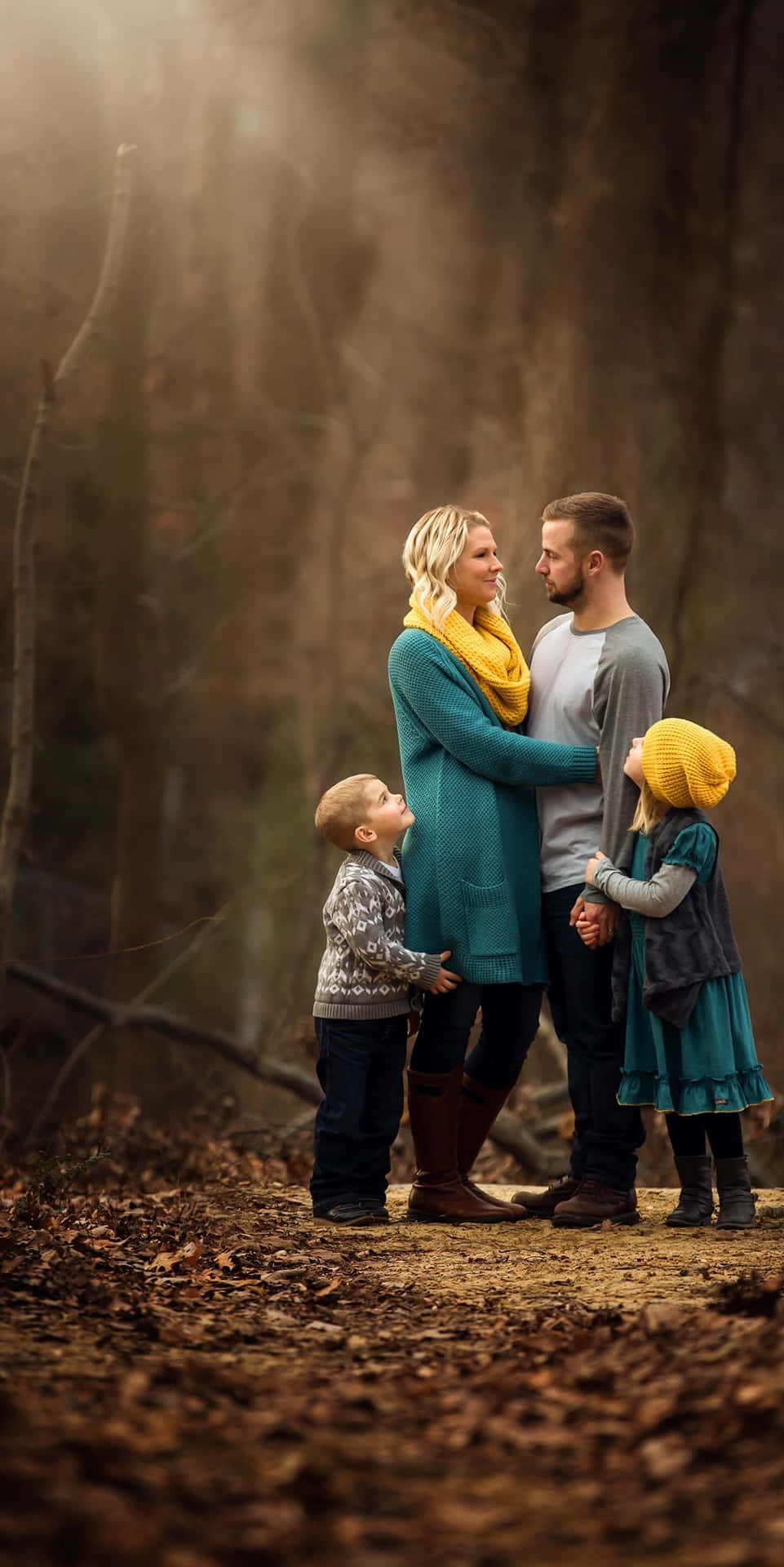 Lovely Parents With Children Family Fall Pictures