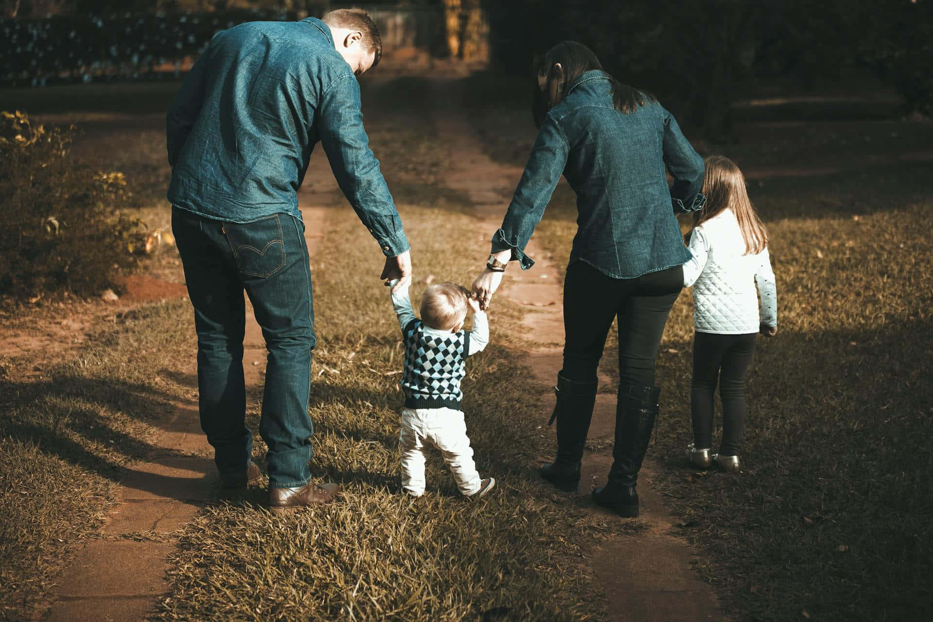 Familie Wandeling Samenzijn Buiten.jpg Achtergrond