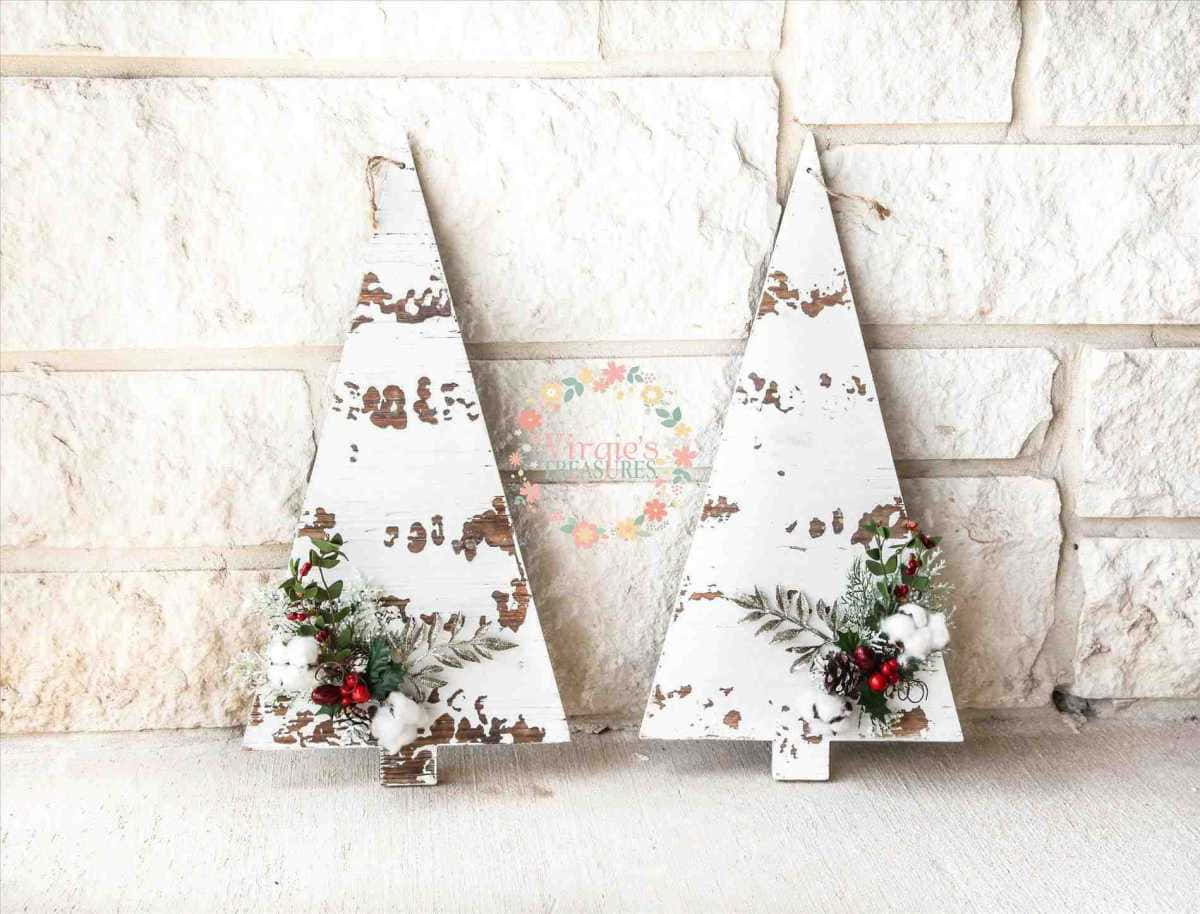 Deck the Halls with Farmhouse-Style Christmas Decor Wallpaper