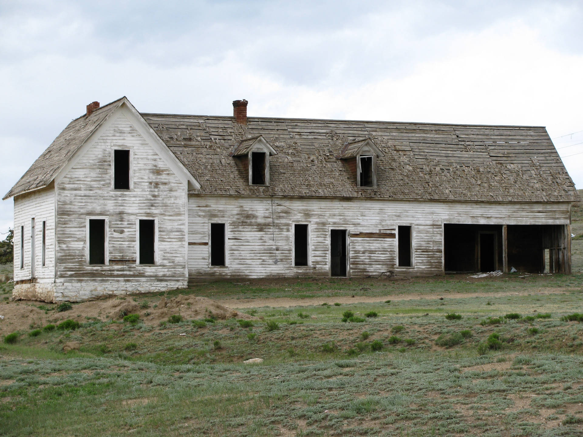 Farmhouse With Old Chipping Paint