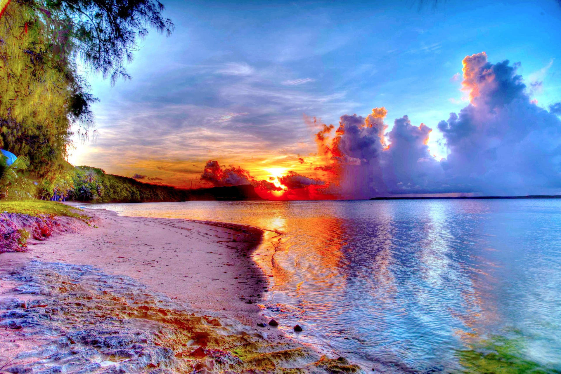 Farverig Solnedgang I Guam Wallpaper