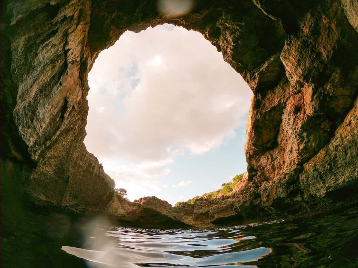 Fascinantepaisaje De Cueva