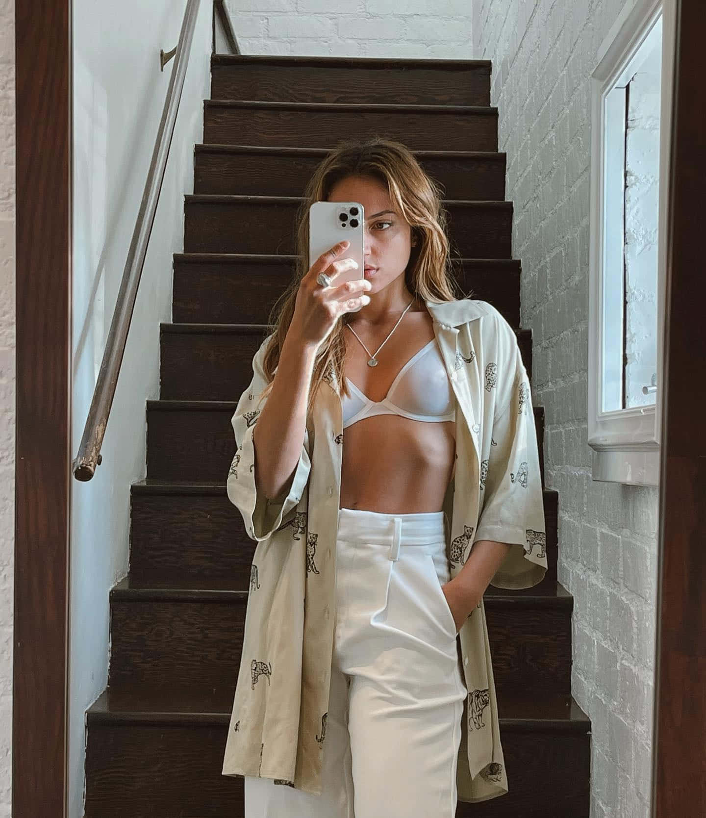 Fashionable Mirror Selfie Staircase Wallpaper