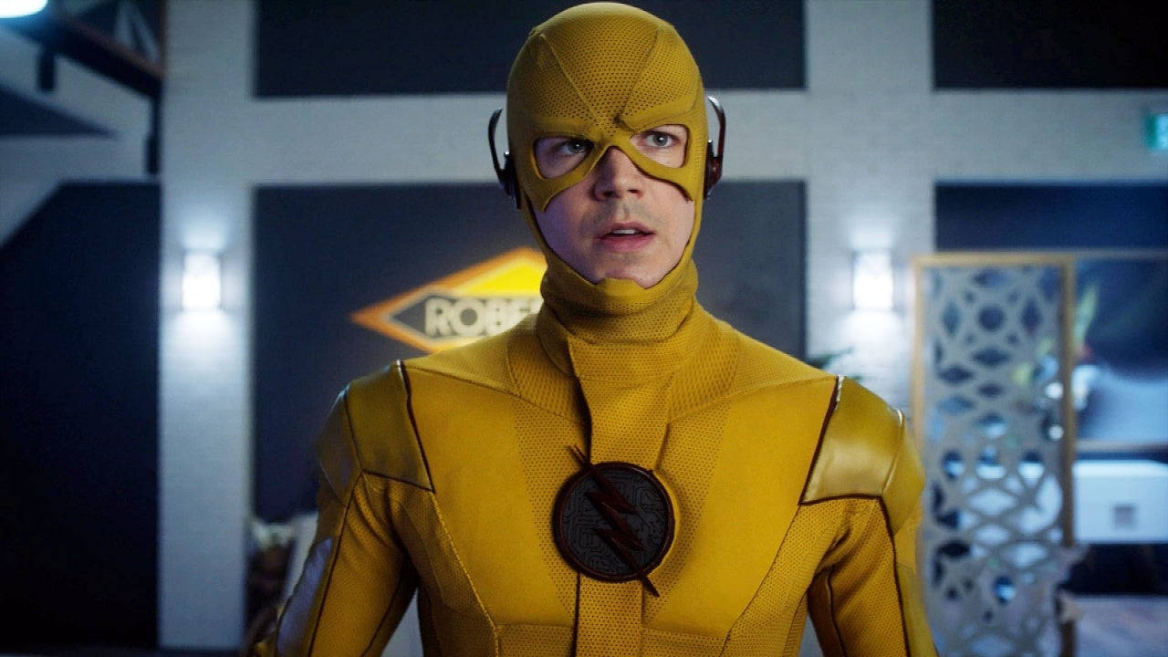 Fast Hero The Flash In Yellow Suit Wallpaper