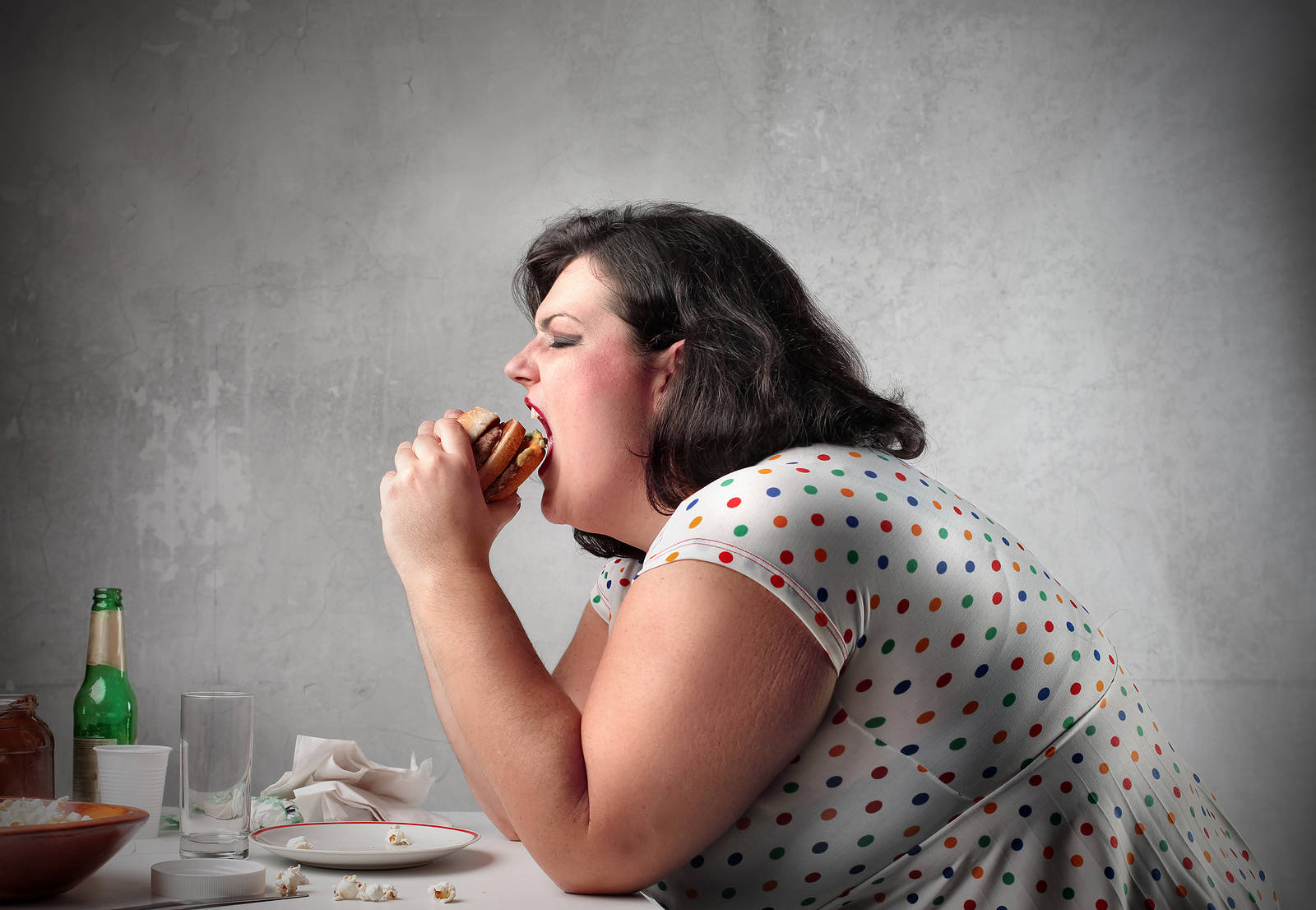 Fat Girl Wearing A Polka-dot Dress Wallpaper