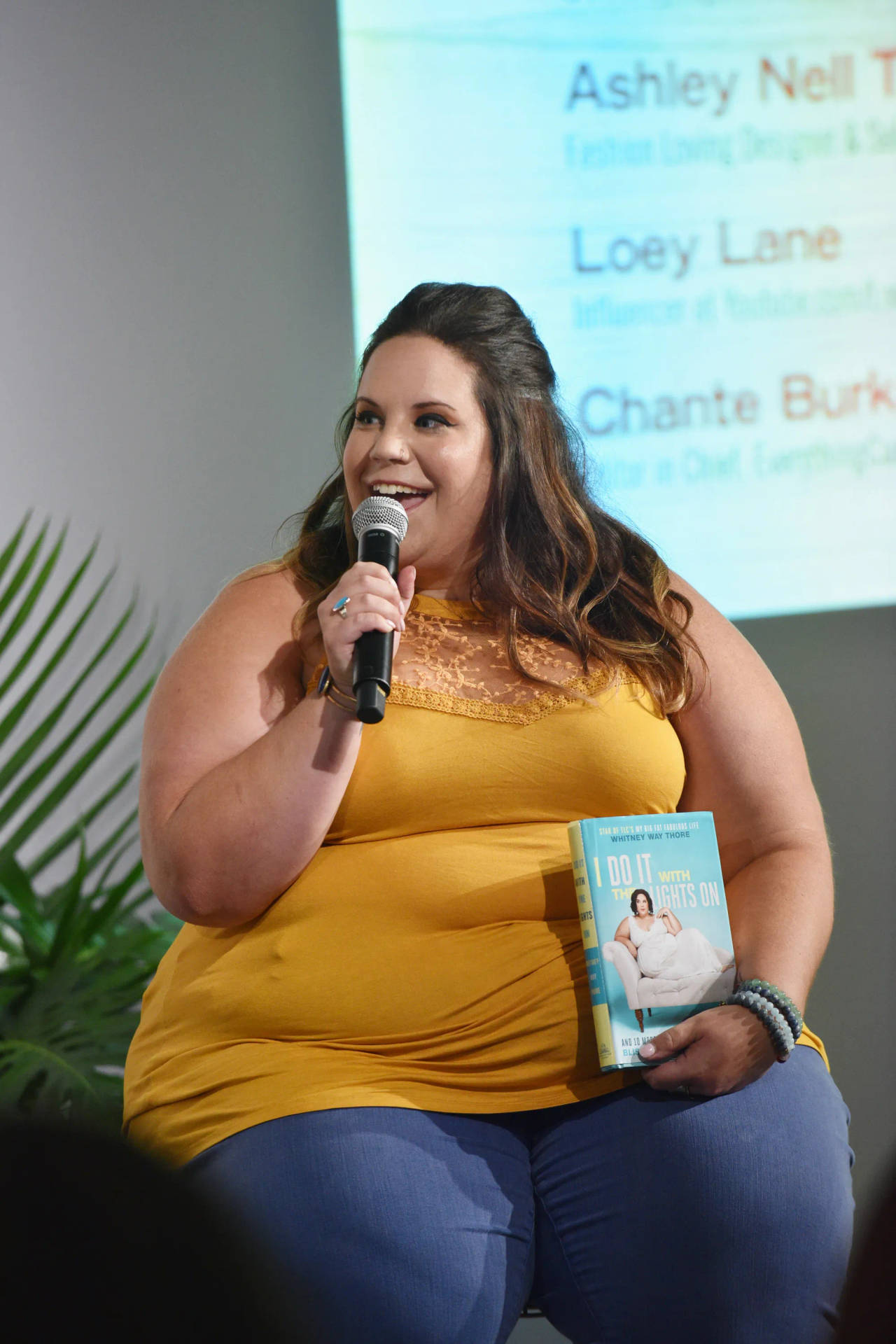 Fat Person Whitney Way Thore Speaking Wallpaper